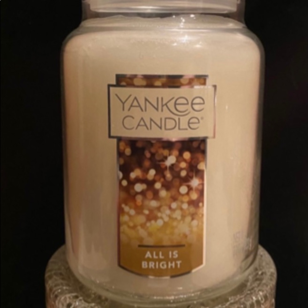 Yankee Candle 22oz All is Bright